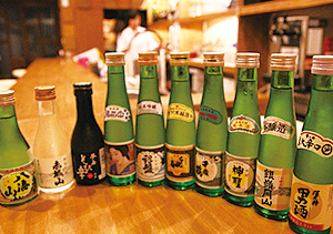 日本酒が数多く揃う個性派系スナック