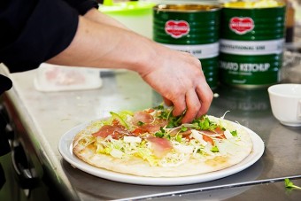 生地から全て手作り