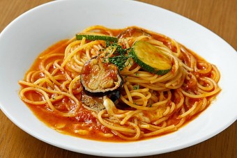揚げ茄子とモッツァレラのトマトソース