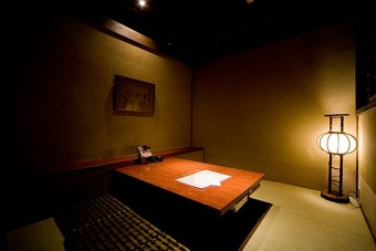 １階の個室（６席・掘りごたつ式）