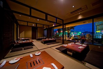 １階の大宴会場（最大４０席・掘りごたつ式）