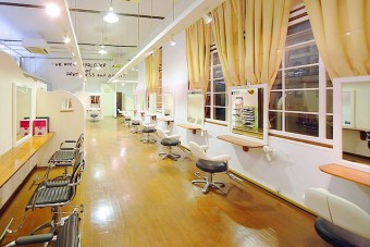 美容室GOD(ゴッド)高崎店 カットブース