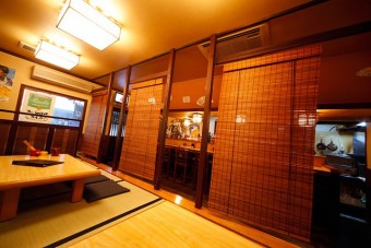 宴会は最大30人まで対応いたします。