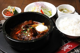 石焼きハンバーグセット（タンシチュー仕立て）