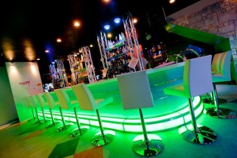 平日朝5:00、金曜・祝前日は朝6:00まで営業しています