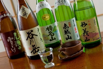 群馬の地酒、各種取り揃えております。