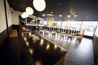 落ち着いた雰囲気の店内