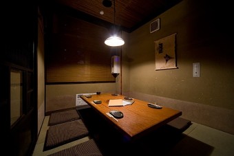 ２階の個室（６席・掘りごたつ式）