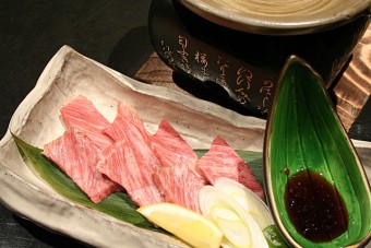 特選牛カルビ陶板焼き