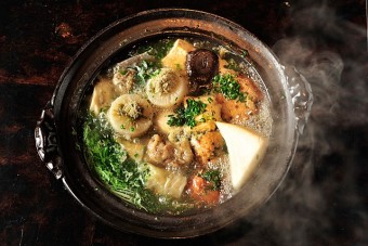 こちらの鍋のご提供は4名様より承ります。