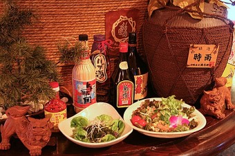 当店自慢の沖縄創作料理オリオンビール、泡盛も豊富に・・・