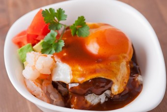 マウロア特製ロコモコ丼