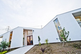 白を基調とした外観