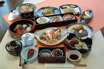▲ ご法事料理5000円プランの一例
