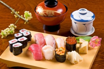 にぎり寿司《鶴》 2000円