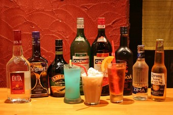 本格的なカクテルをお安く！カクテル４５０円～