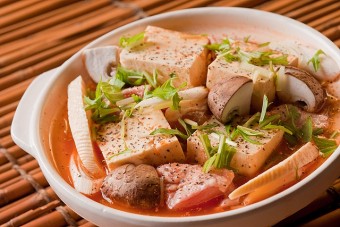 とうふと鶏肉のヘルシーチゲ