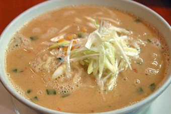 当店自信作！ナバホらあめん　ごま風味ピリ辛丸秘