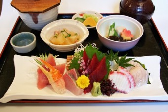 お刺身御膳　1470円