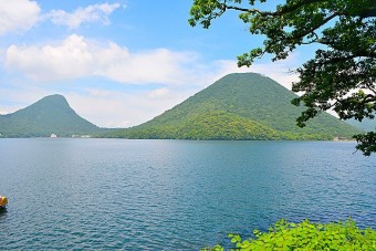 榛名湖から望む榛名富士