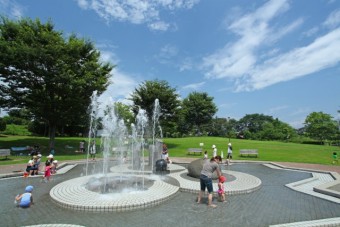 群馬県の形の噴水広場