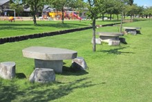 石製テーブル・ベンチ