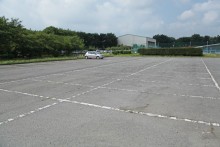テニスコートわき駐車場