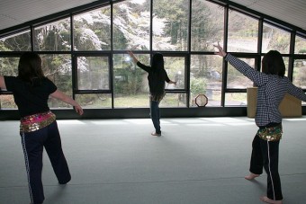 体操場：自然光がいっぱい入って開放的