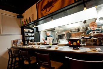 1人でも気軽に利用できるカウンター席