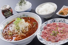 カルビラーメンセット　924円