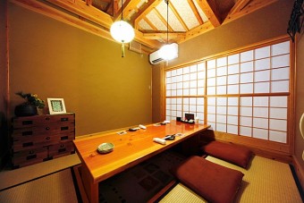 掘りごたつ式の個室　６名様まで