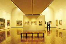 富岡の「富岡市立美術博物館・福沢一郎記念美術館」がおすすめ