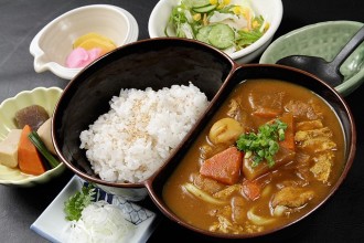 人気No.1「カレーうどん定食」