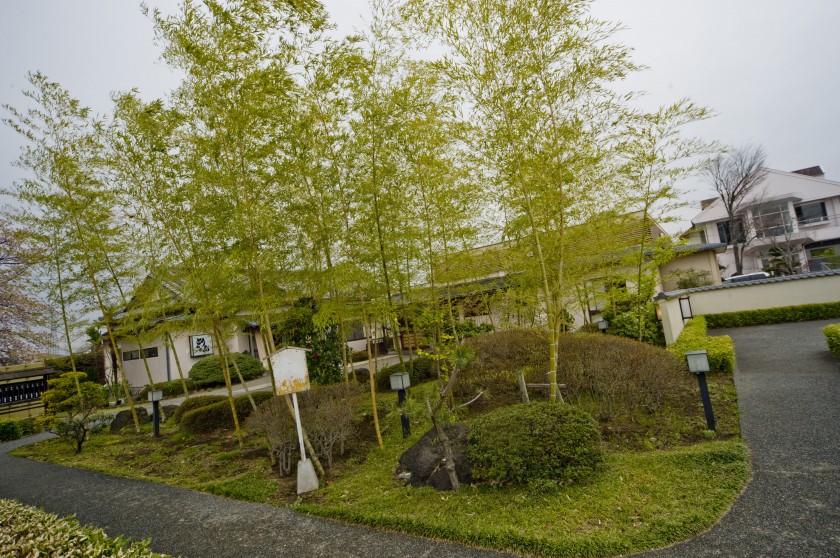 日本庭園を擁し個室を完備