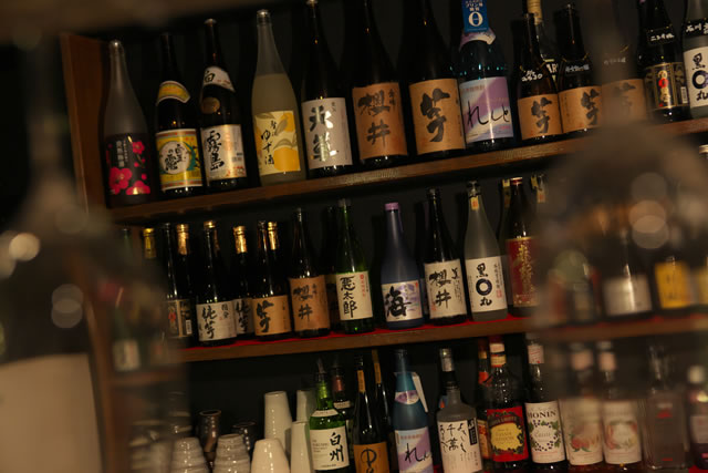 本格焼酎・全国各地の地酒を多数品揃え
