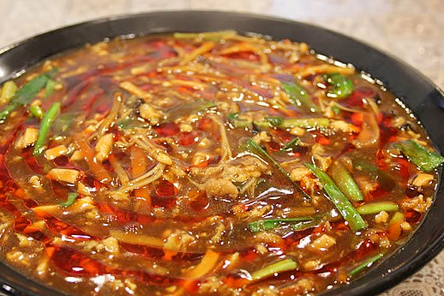 華龍飯店 酸辣麺（スーラー麺）