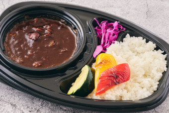 彩り野菜とグリル麦豚のハヤシライス弁当