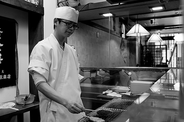 つゆした 梅の花 店主 鈴木遼平