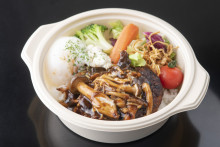 数種キノコのデミグラスハンバーグのロコモコ丼