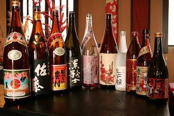 本格焼酎は２５種類以上の品揃え