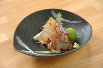 真鯛の塩昆布〆　￥880