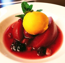 季節果物のコンポート　アイスのせ