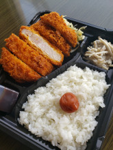 厚切りロースカツ弁当