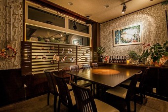 個室のテーブル席 1室（6～8名様用）