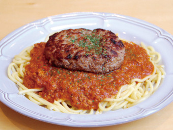 ハンバーグミートソースパスタ　1,580円（税込）