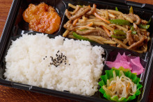 チンジャオロウスー&エビチリ弁当