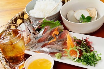日替り（イワシの刺身定食）