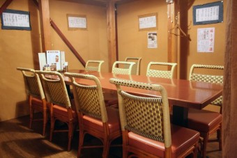 個室風のテーブル席