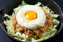 特製！納豆キャベツが一番人気です！