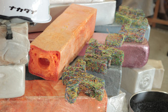 不思議な素材に触れる体験